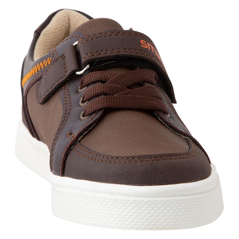 Zapatos-tipo-sneaker-para-niño-pequeño