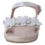 Sandalias-fashion-con-diseño-de-flores-para-niña-pequeña