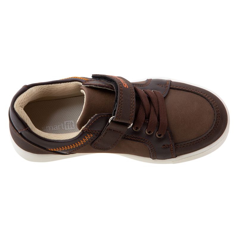 Zapatos-tipo-sneaker-para-niño-pequeño