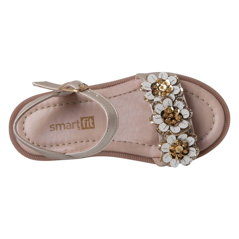 Sandalias-con-diseño-de-flores-para-niña-pequeña