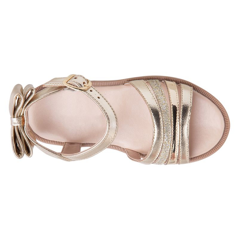 Sandalias-con-tiras-y-lazo-para-niña-pequeña