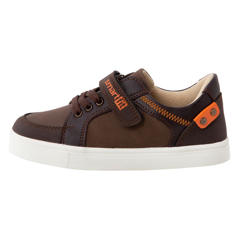 Zapatos-tipo-sneaker-para-niño-pequeño