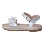 Sandalias-fashion-con-diseño-de-flores-para-niña-pequeña