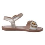 Sandalias-con-diseño-de-flores-para-niña-pequeña