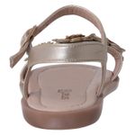 Sandalias-con-diseño-de-flores-para-niña-pequeña