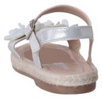 Sandalias-fashion-con-diseño-de-flores-para-niña-pequeña